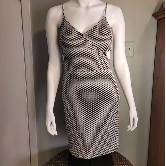 H&M Black White Geometric Cut-Out Bodycon Dress S Sexy Night Out Clubwear Slinky - Picture 8 of 8